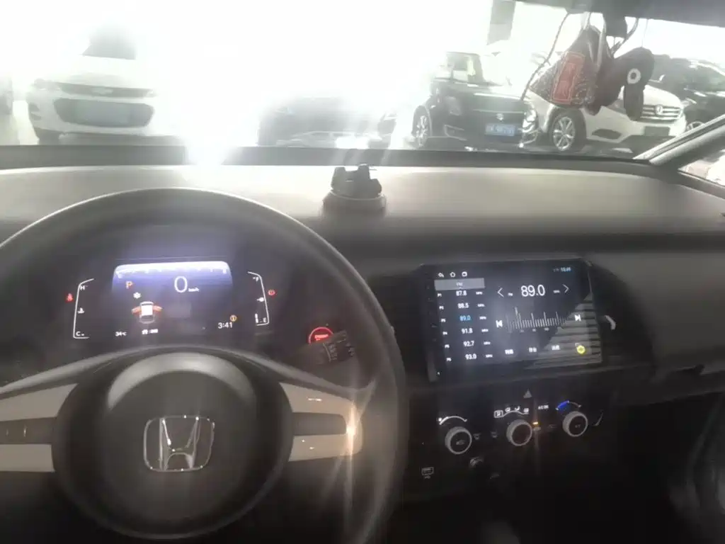 Honda Fit — миниатюра 10