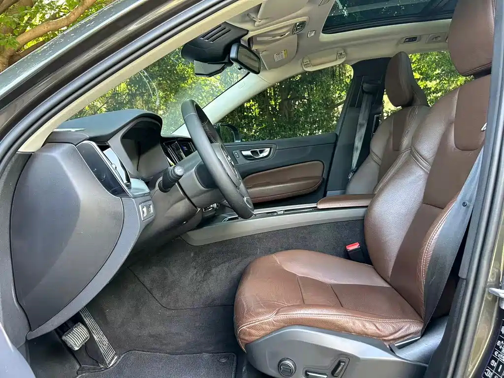 Volvo XC60 — миниатюра 4
