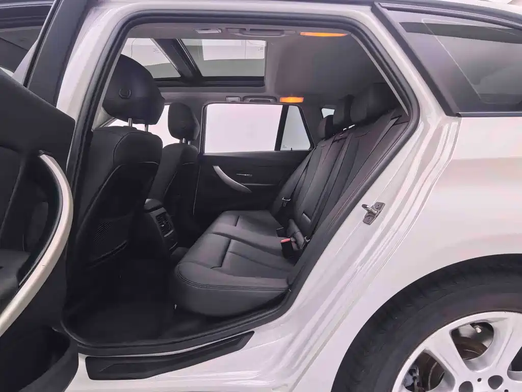 BMW 3 Series 3 2013 320i Sport