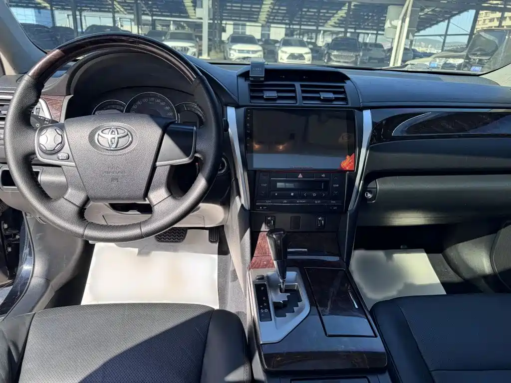 Toyota Camry — миниатюра 13