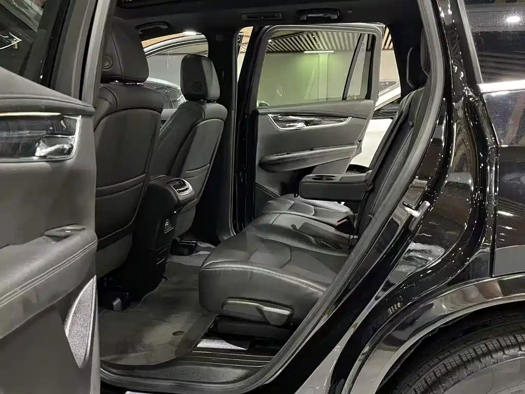Cadillac XT6 — миниатюра 5