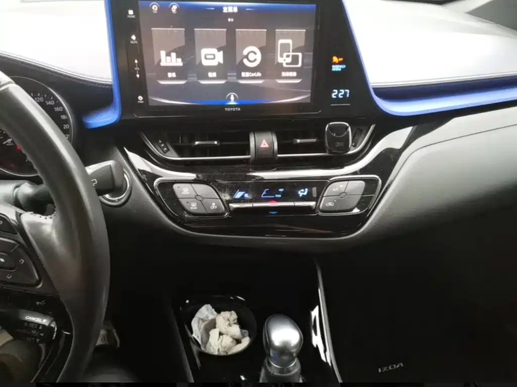 Toyota IZOA — миниатюра 13