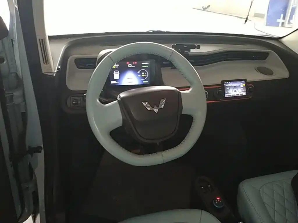 Wuling MINIEV — миниатюра 10