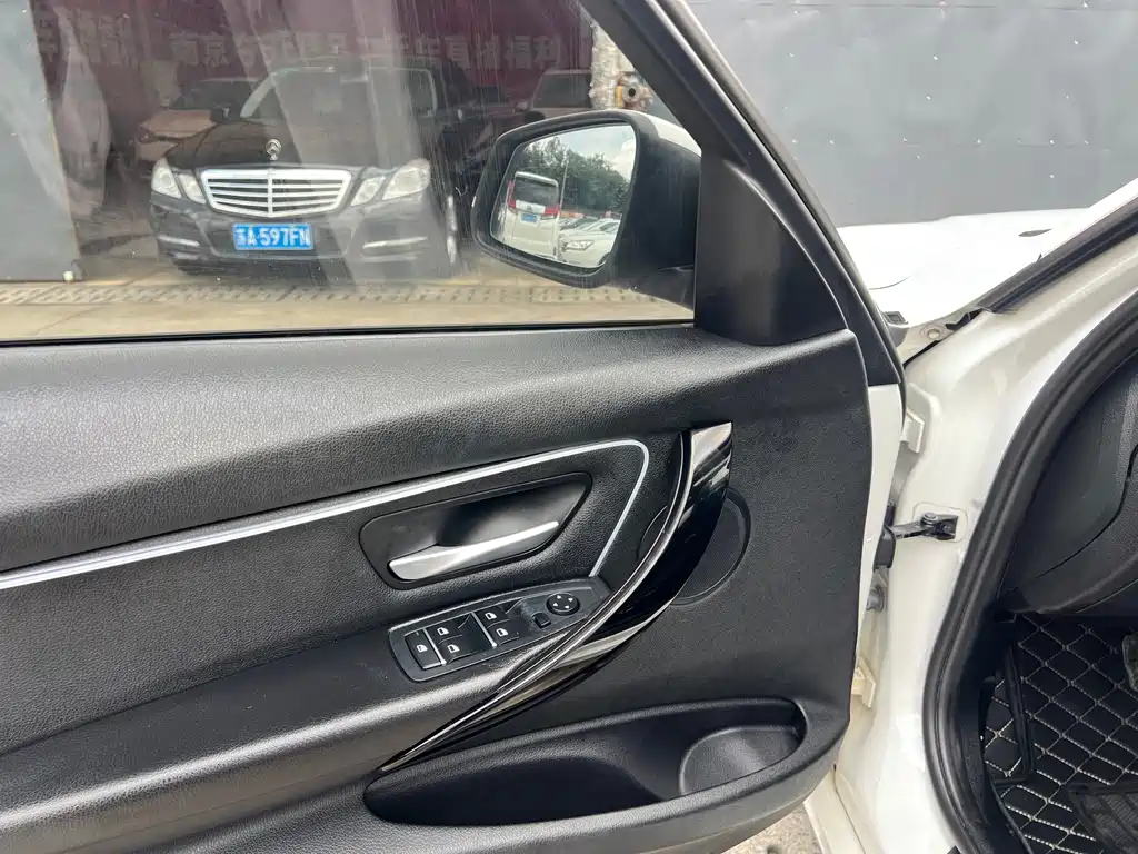 BMW 3 Series — миниатюра 7