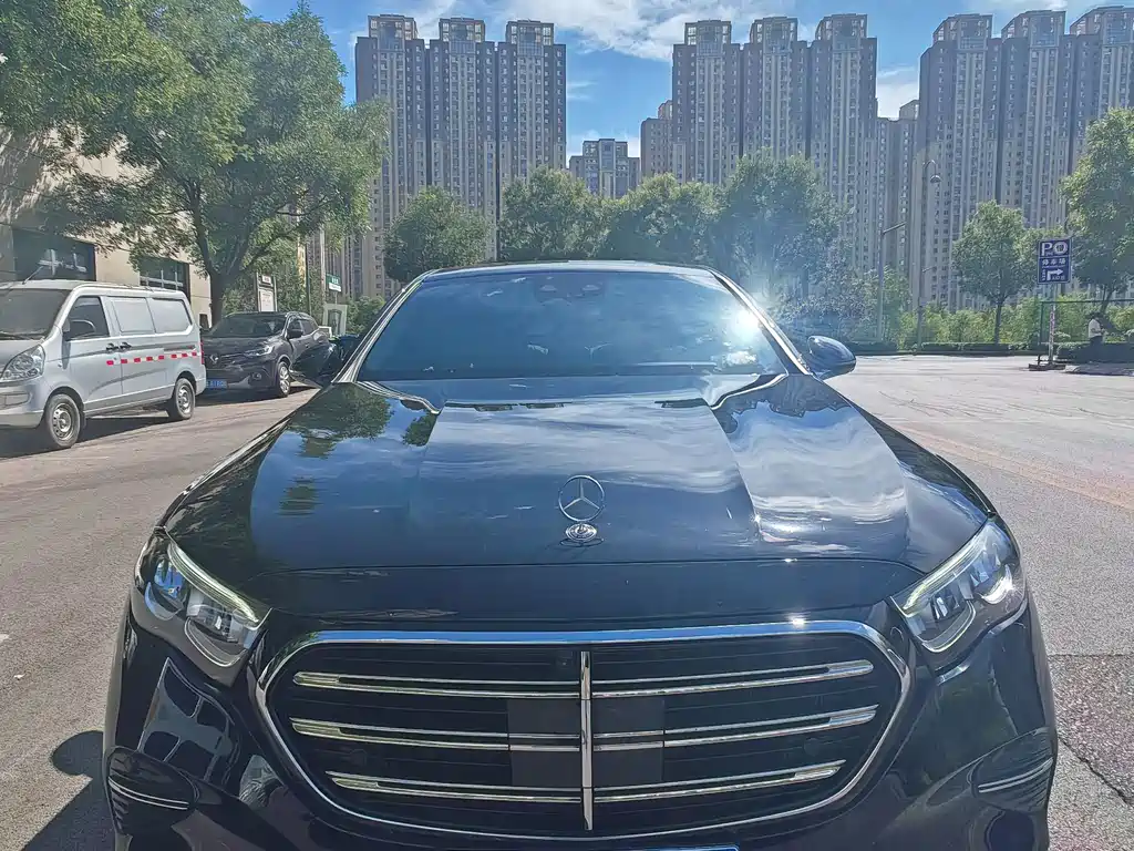 Mercedes-Benz E-Class — миниатюра 9