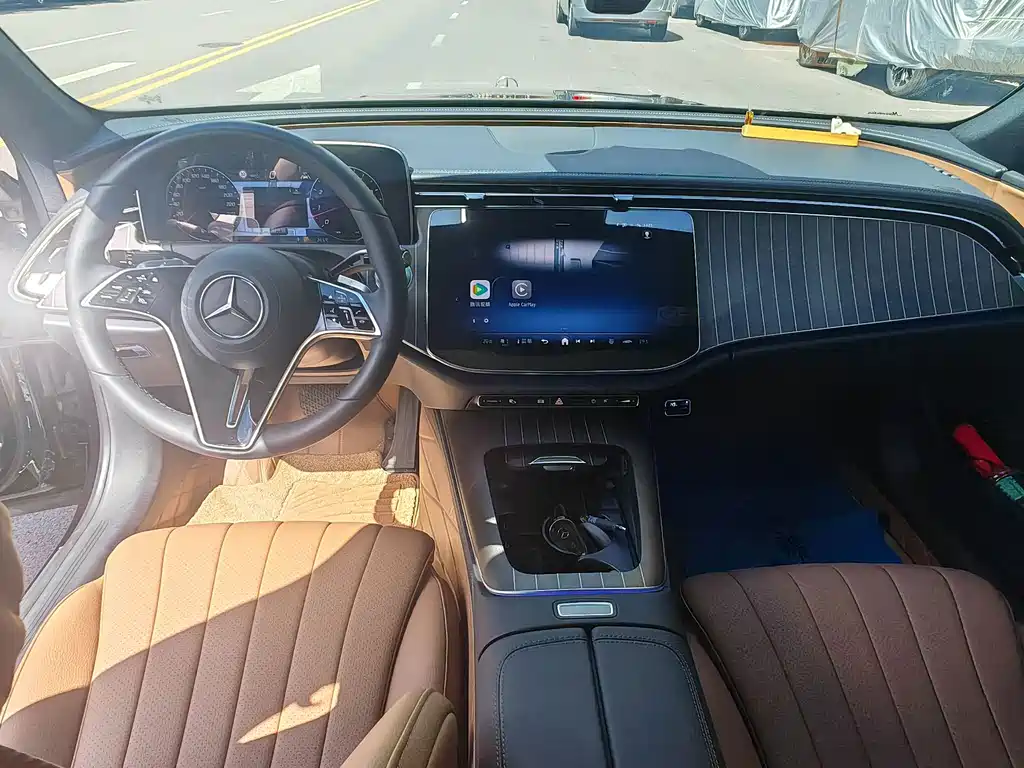 Mercedes-Benz E-Class — миниатюра 17