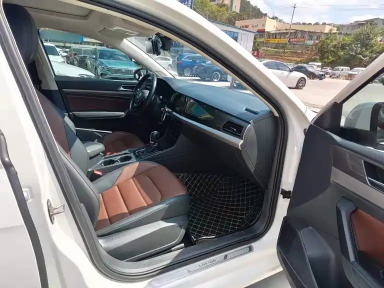 Volkswagen Lavida — миниатюра 15