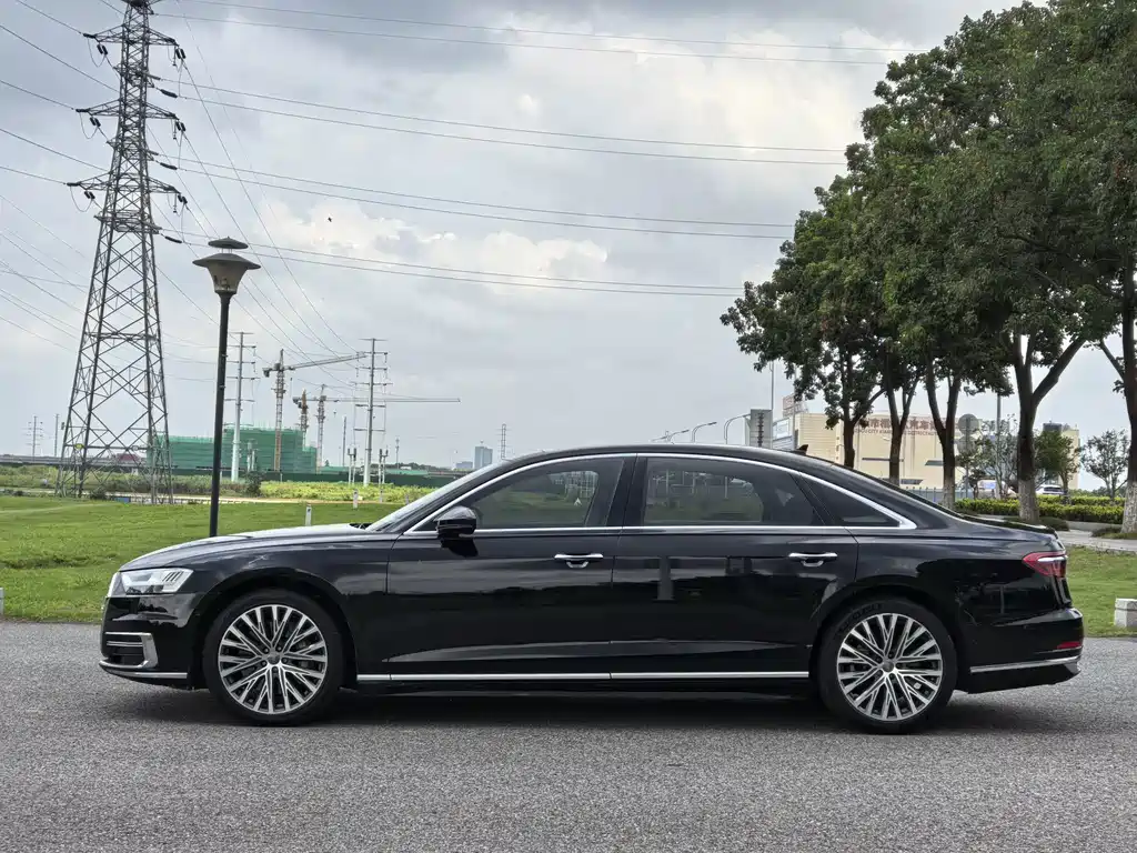 Audi A8 — миниатюра 6