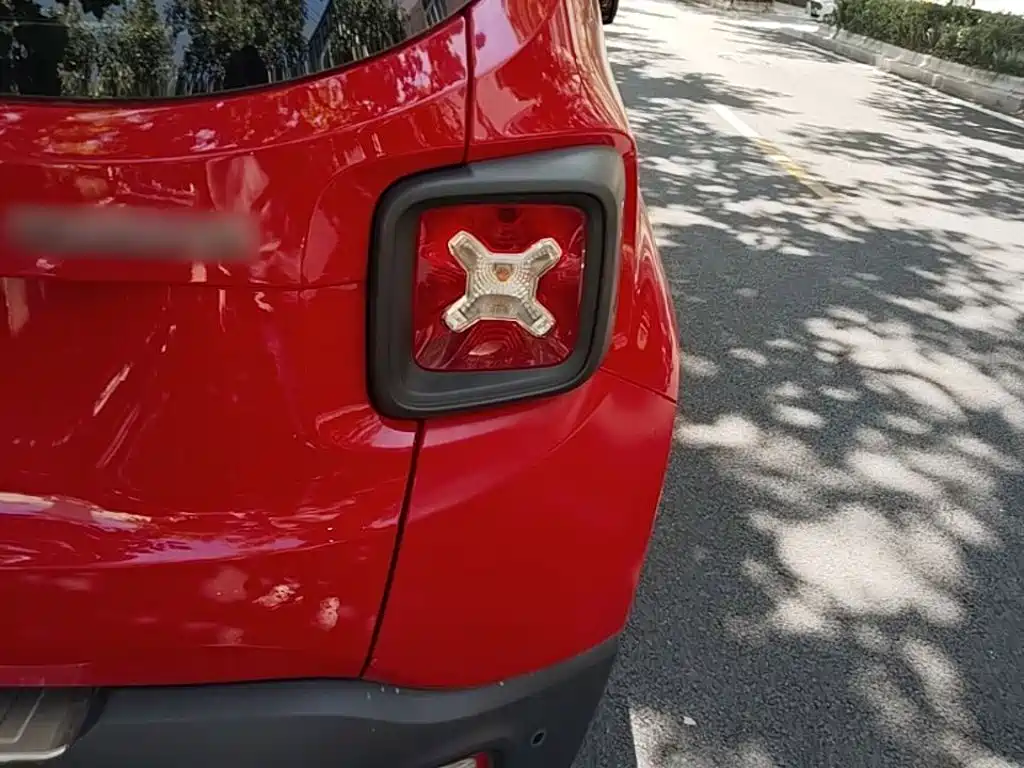 Jeep Renegade — миниатюра 8