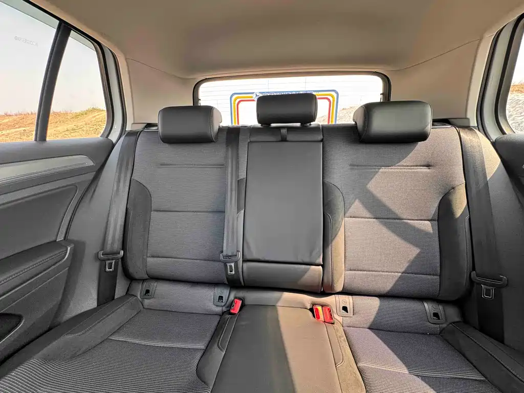 Volkswagen Golf — миниатюра 10