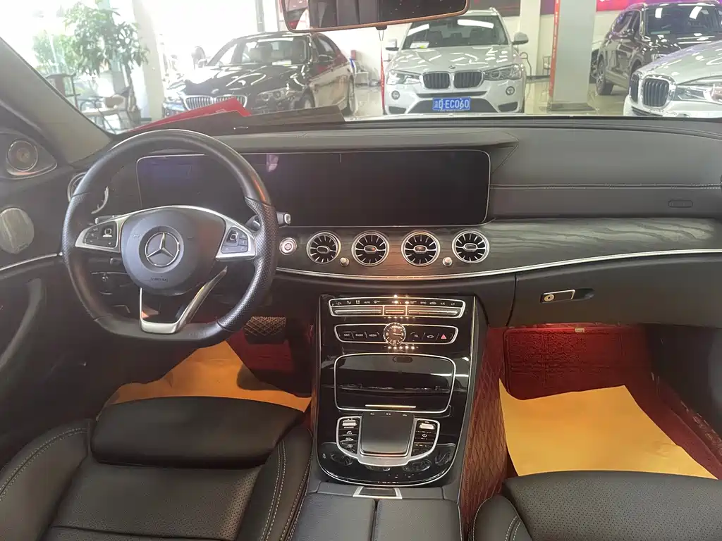 Mercedes-Benz E-Class — миниатюра 7
