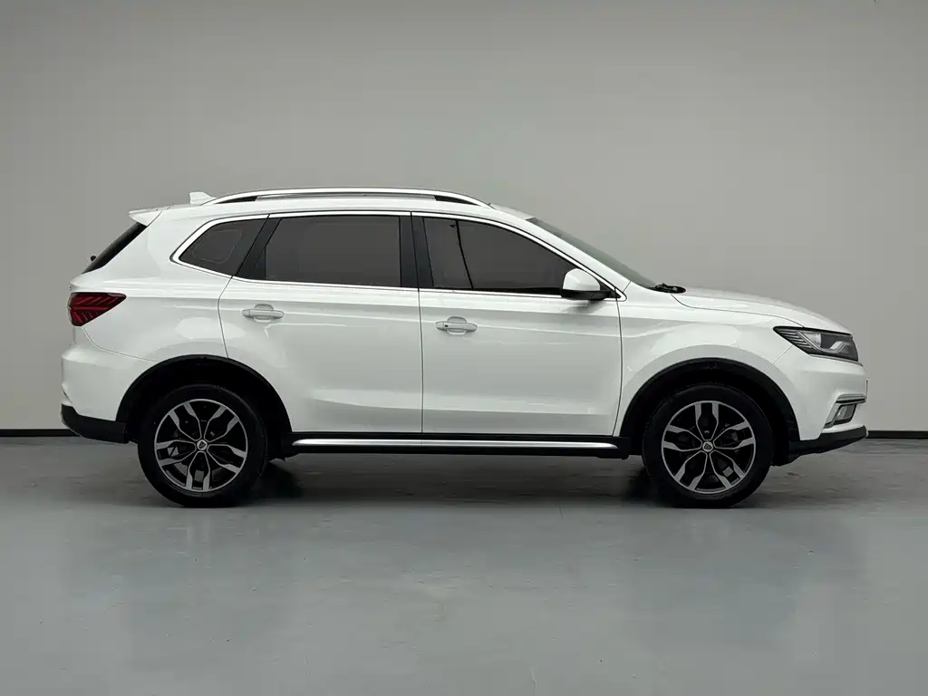 Roewe RX5 — миниатюра 8