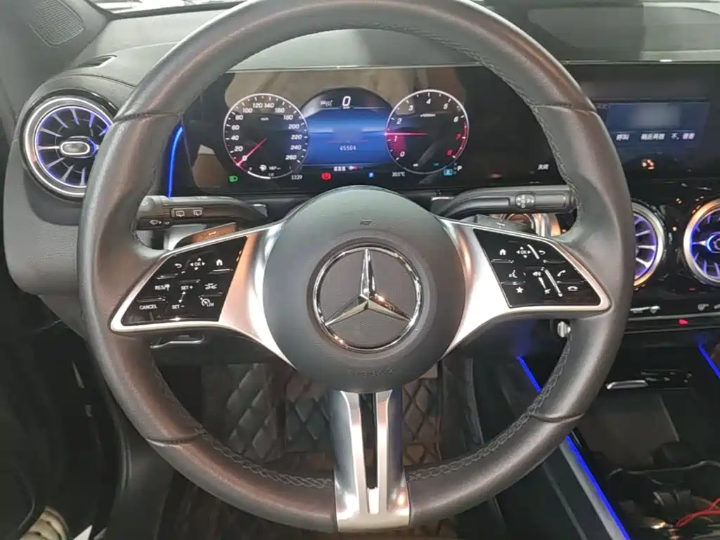 Mercedes-Benz GLB — миниатюра 11
