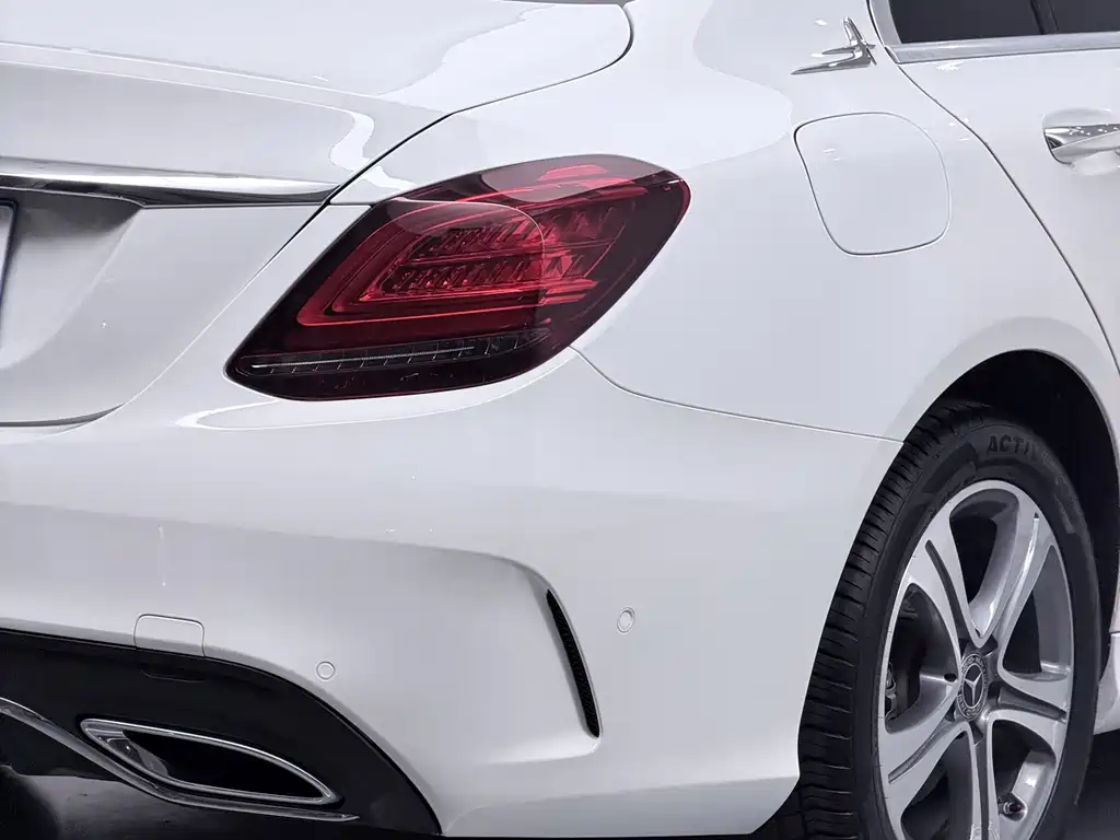 Mercedes-Benz C-Class — миниатюра 10