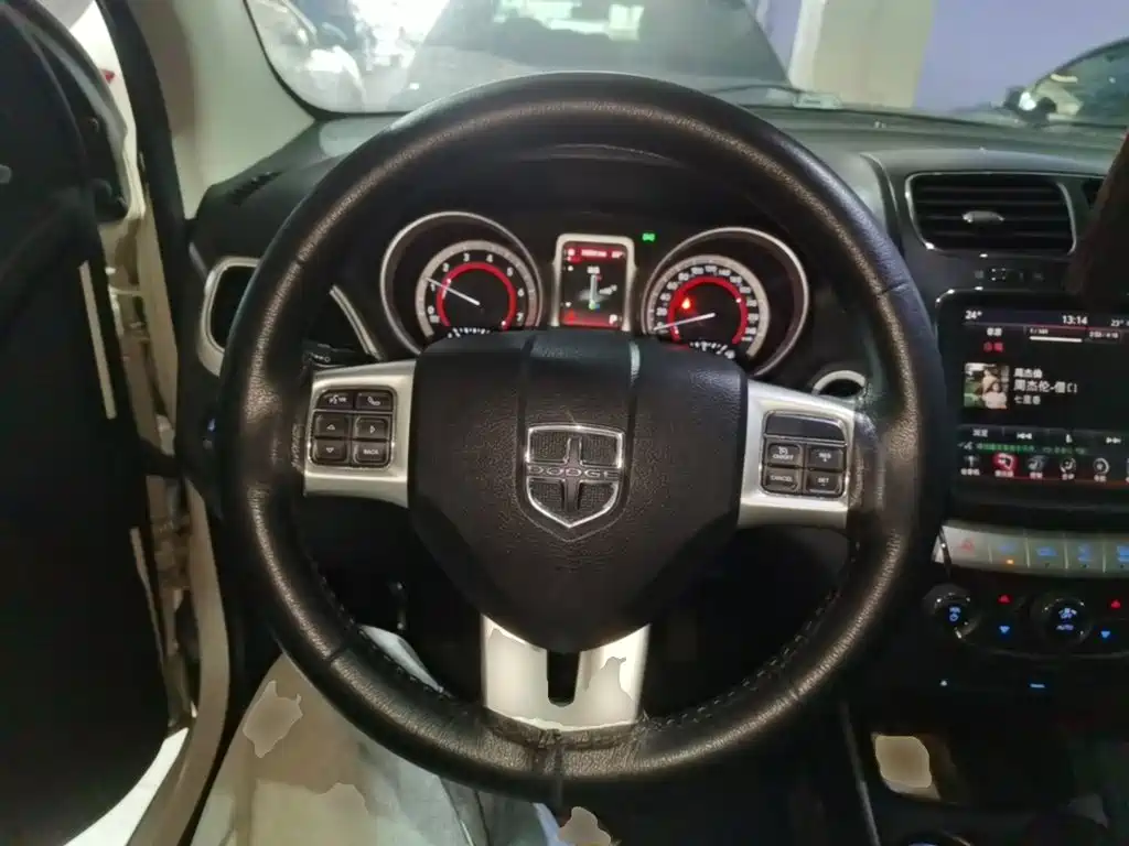 Dodge Journey — миниатюра 11