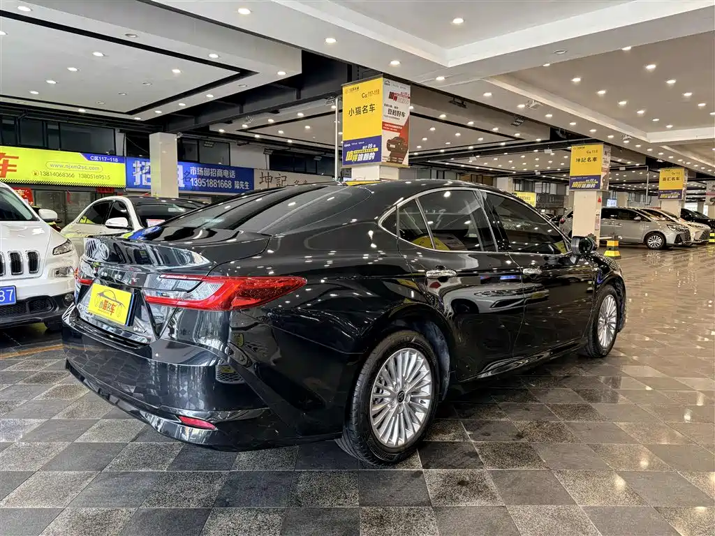 Toyota Camry — миниатюра 10