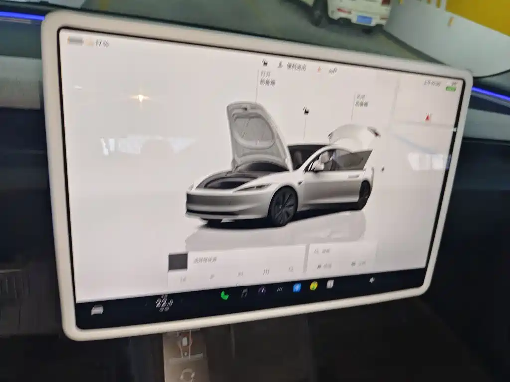 Tesla Model 3 — миниатюра 15