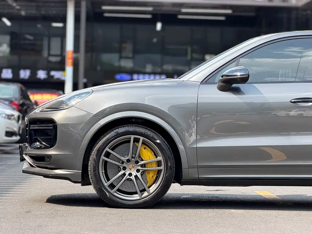 Porsche Cayenne — миниатюра 14