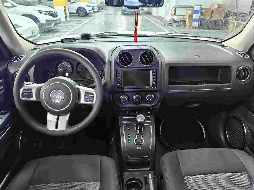 Jeep Patriot — миниатюра 8