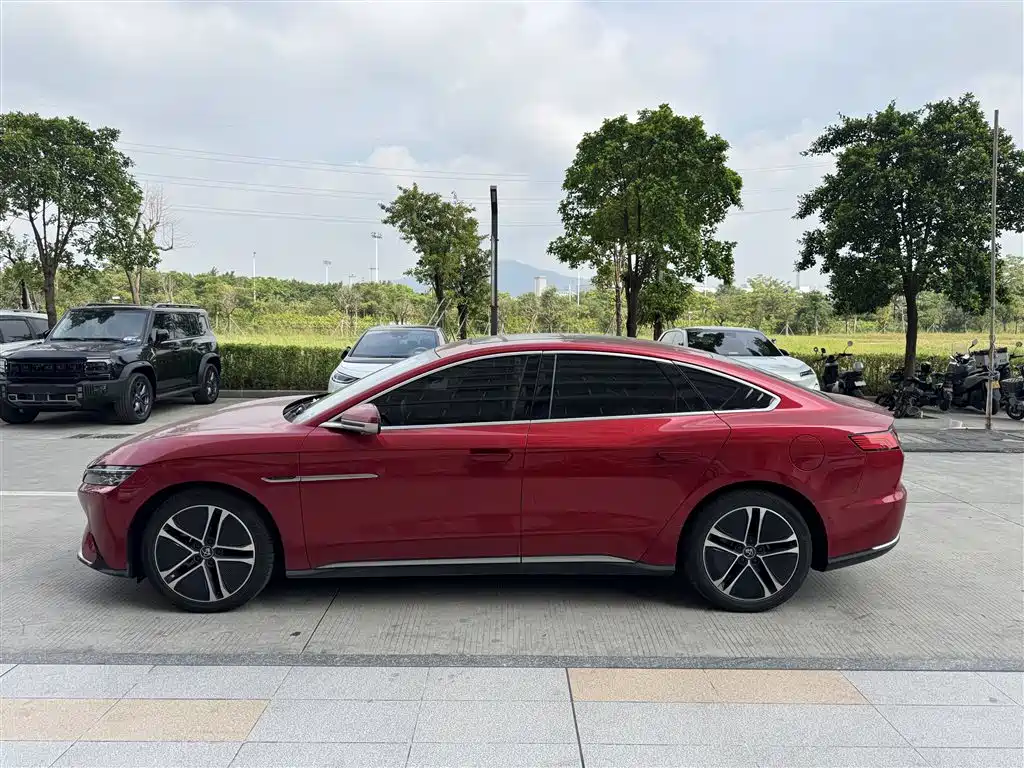 BYD Han — миниатюра 3