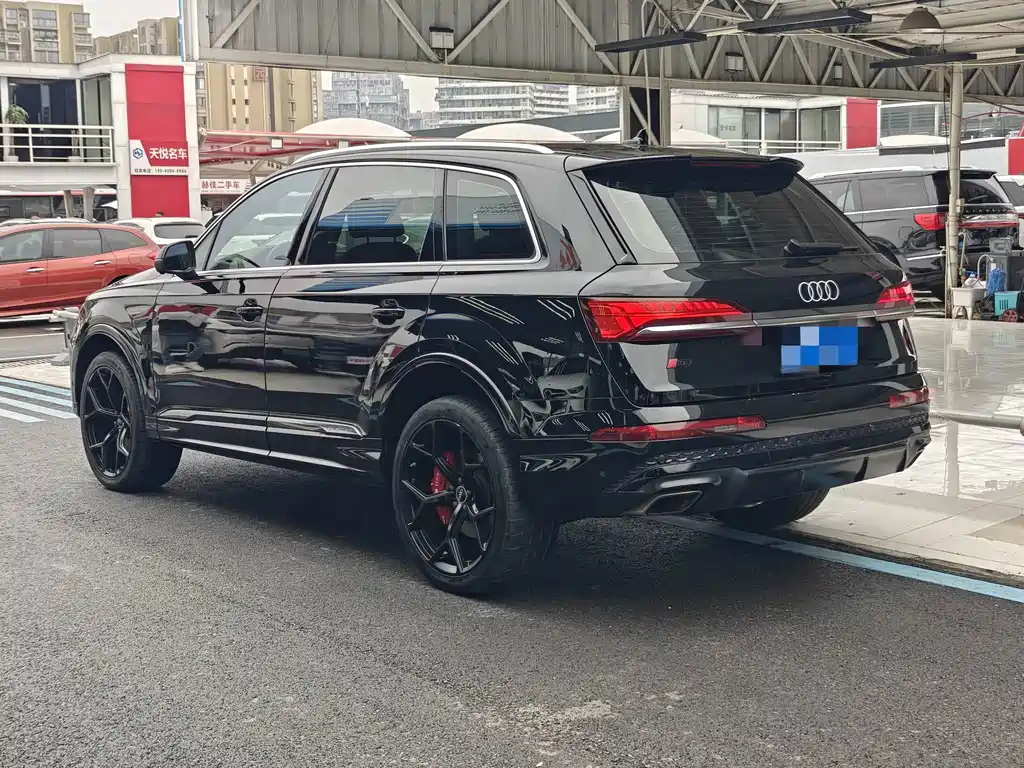 Audi Q7 — миниатюра 3