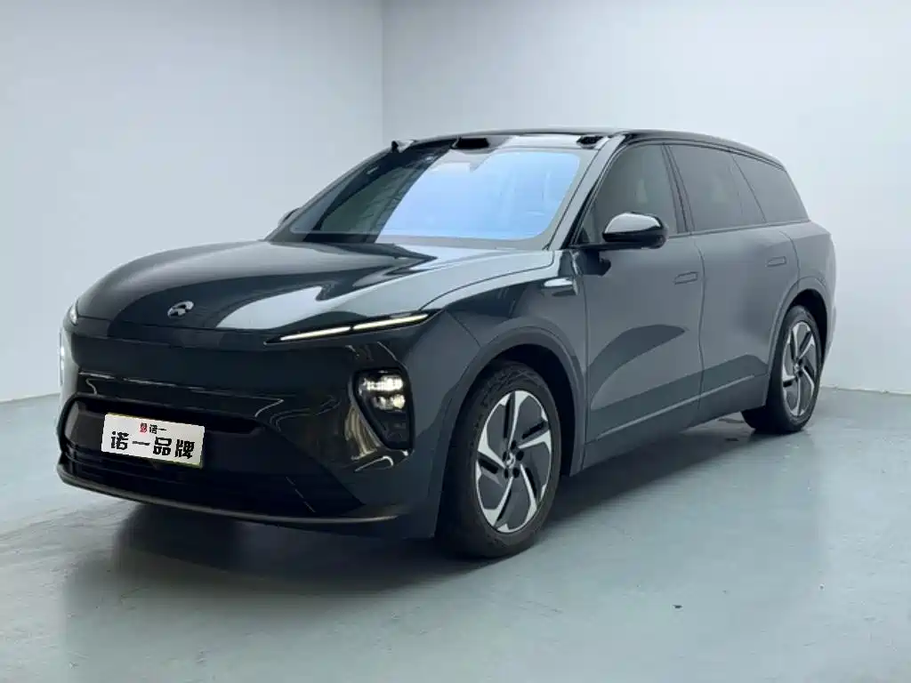 NIO ES8