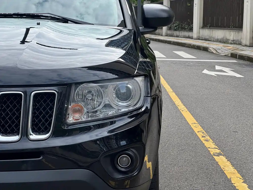 Jeep Compass (Import) — миниатюра 4
