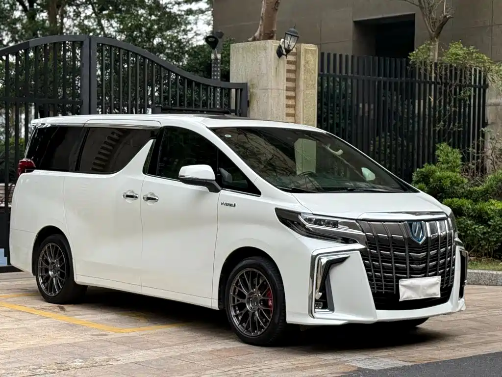 Toyota Alphard — миниатюра 2