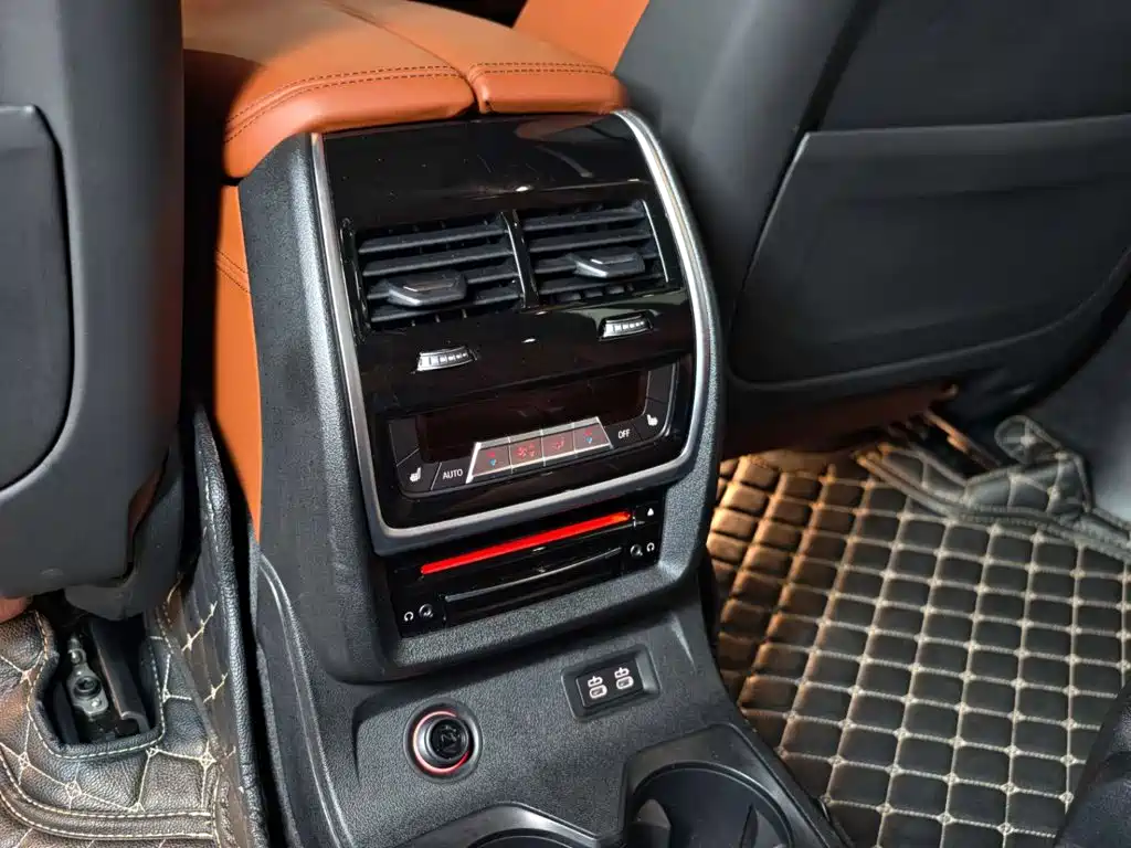BMW X7 — миниатюра 38