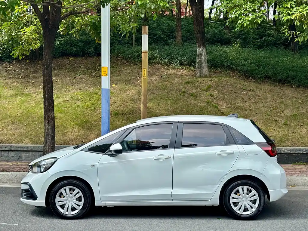 Honda Fit — миниатюра 6