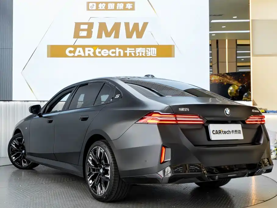 BMW 5 Series — миниатюра 6
