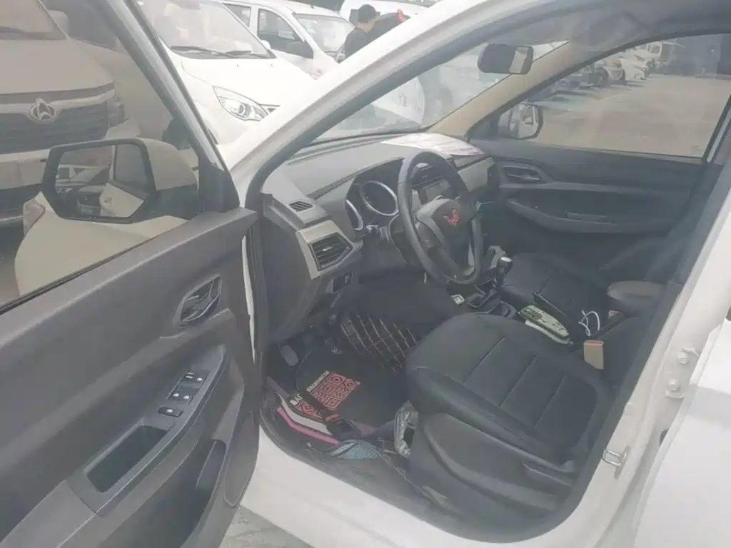 Wuling Hongguang — миниатюра 16