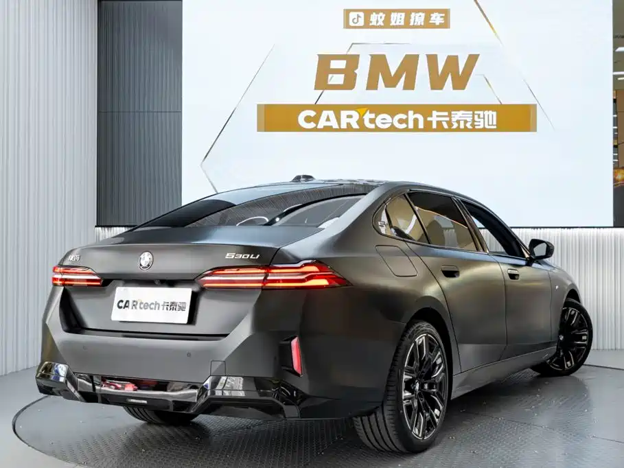 BMW 5 Series — миниатюра 7
