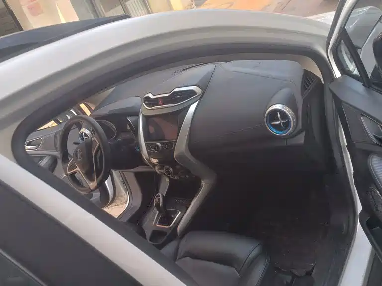 BYD Yuan EV — миниатюра 18