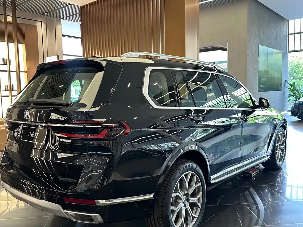 BMW X7 — миниатюра 10