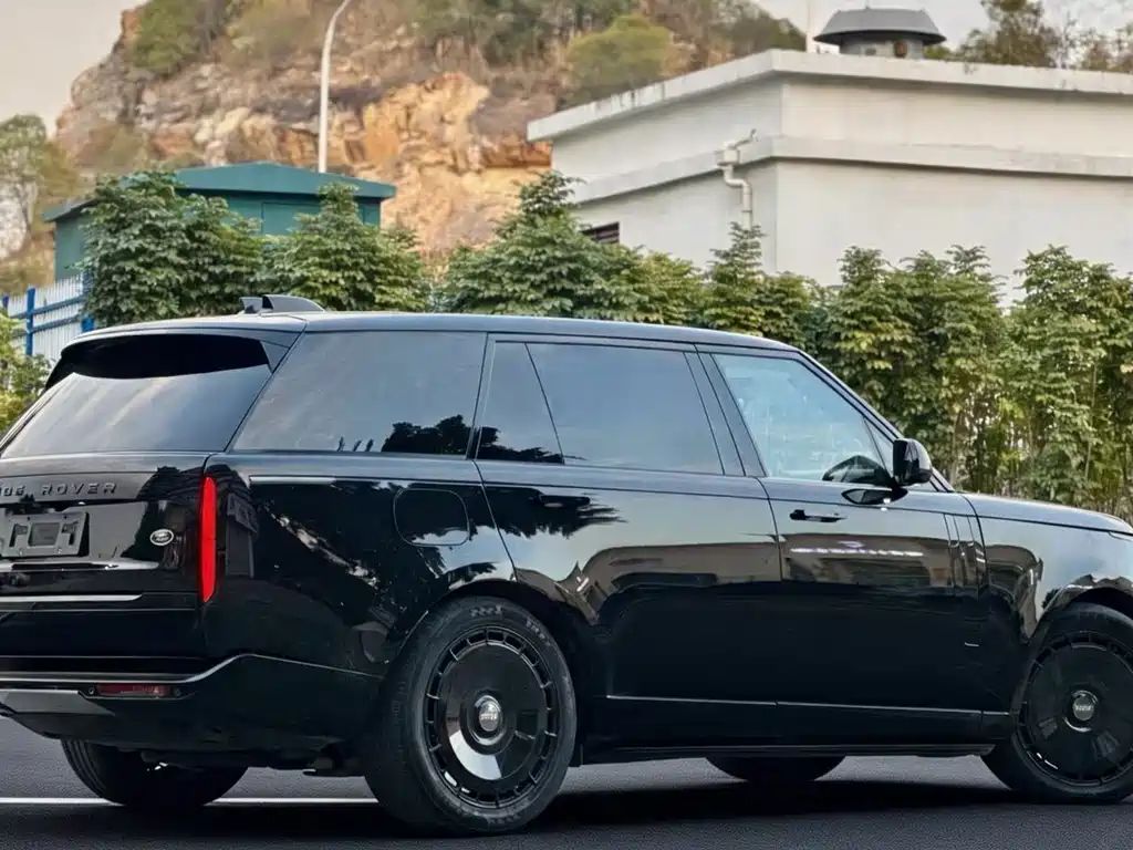 Land Rover Range Rover — миниатюра 6