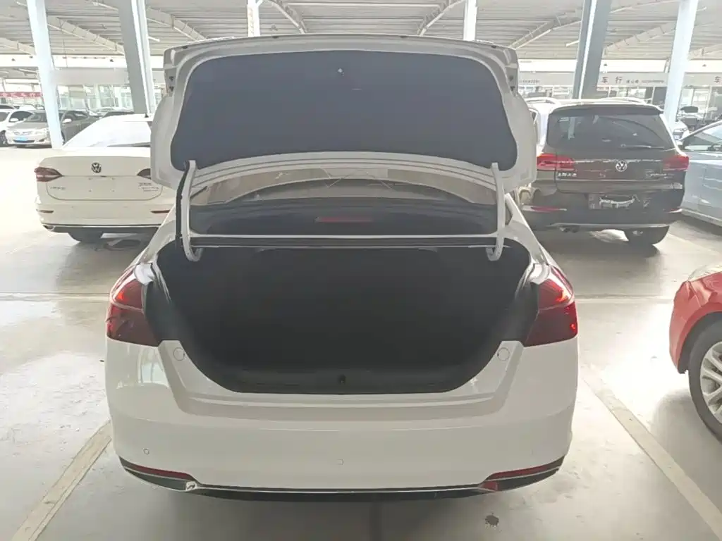 Geely Emgrand — миниатюра 19
