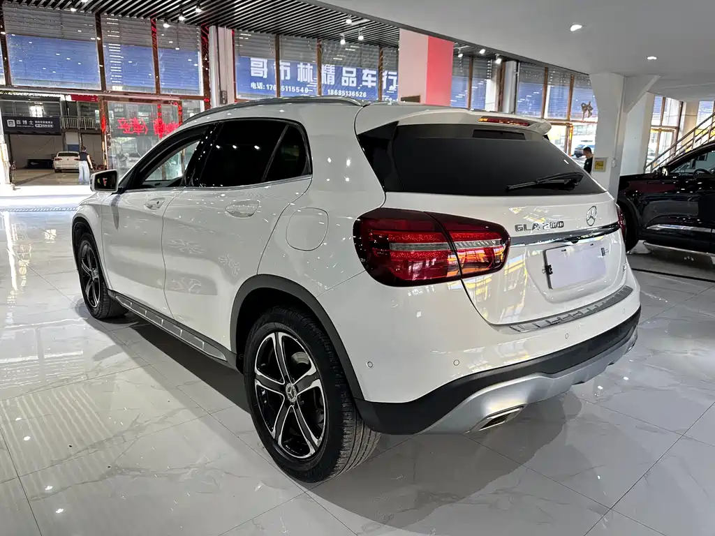 Mercedes-Benz GLA 2018 GLA 200 Fashion