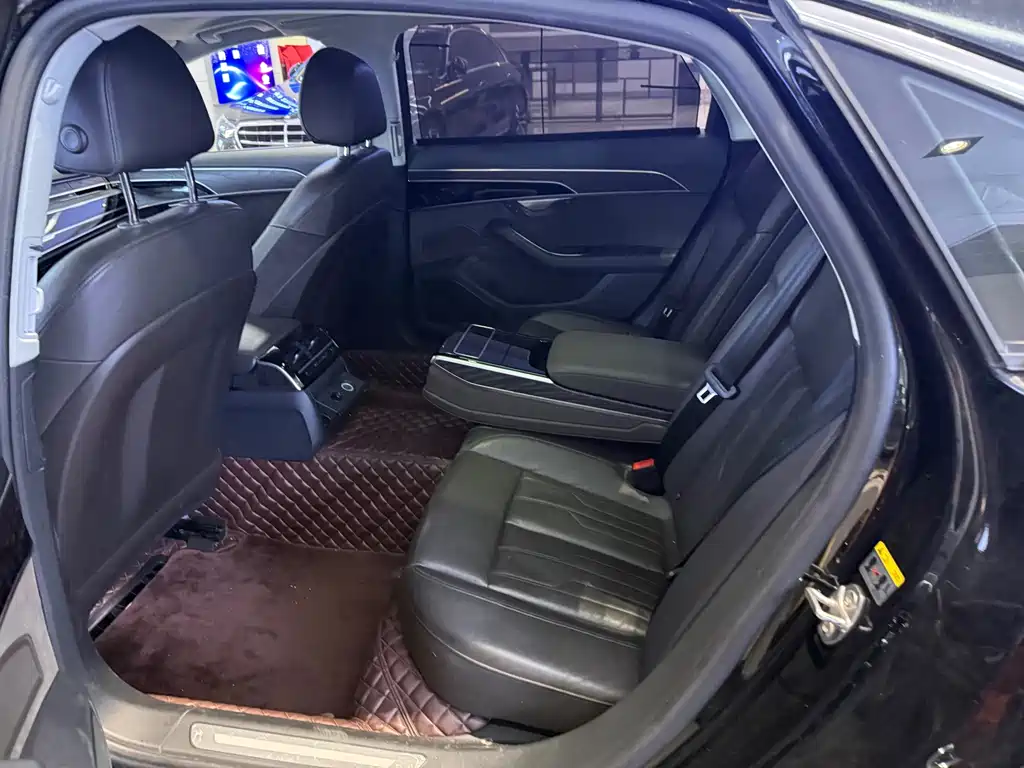 Audi A8 — миниатюра 8