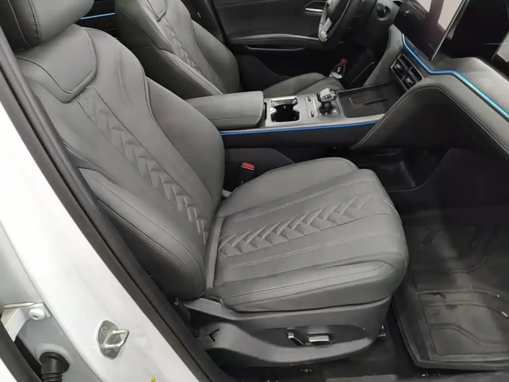 BYD L DM-i — миниатюра 25