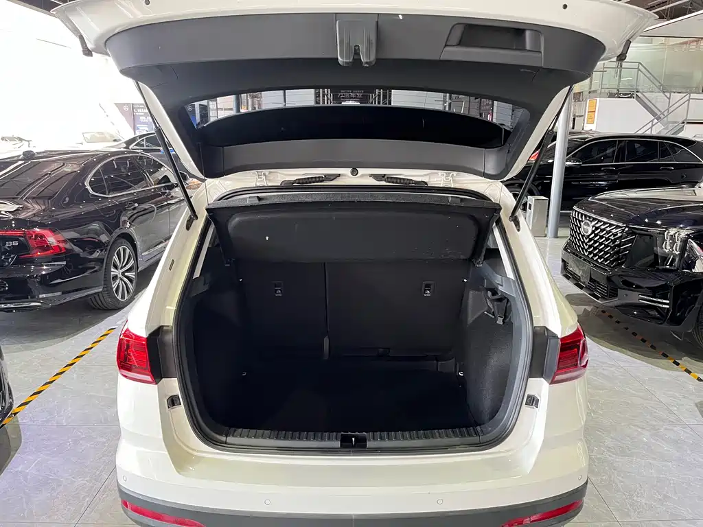 Volkswagen Tharu — миниатюра 4