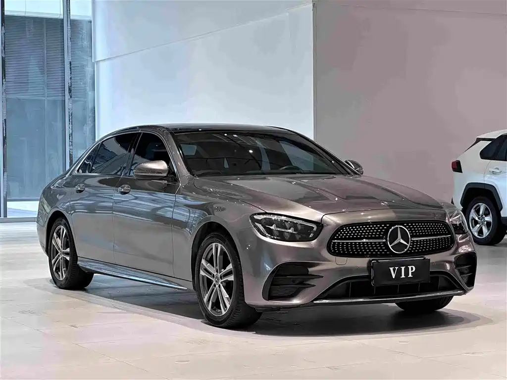 Mercedes-Benz E-Class — миниатюра 3