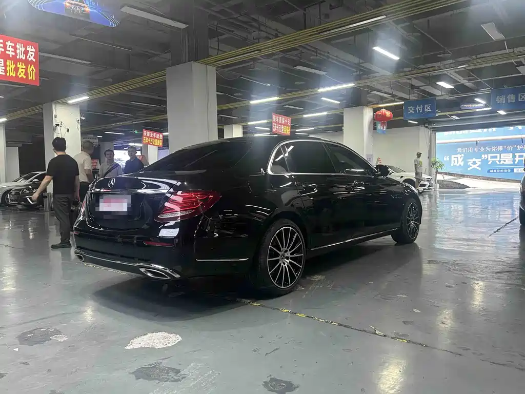Mercedes-Benz E-Class — миниатюра 9