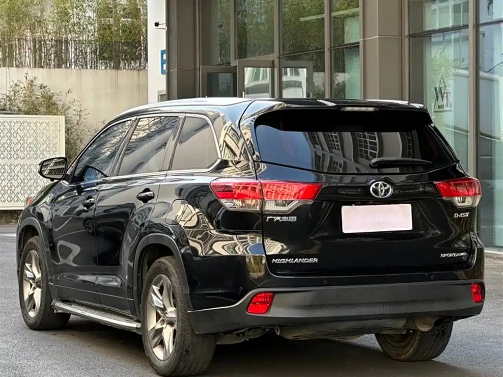 TOYOTA HIGHLANDER