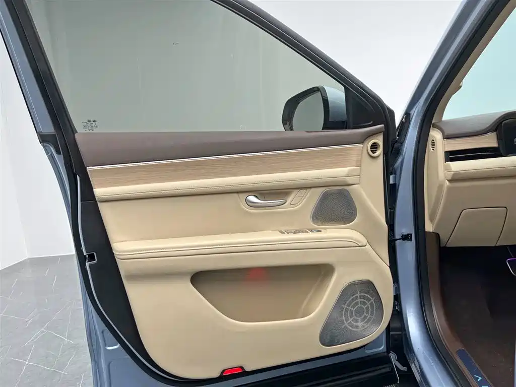 AITO ASK THE WORLD M7