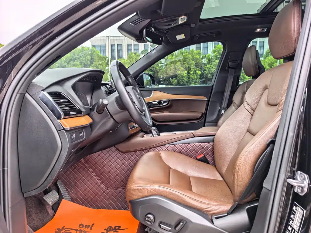 Volvo XC90 — миниатюра 7