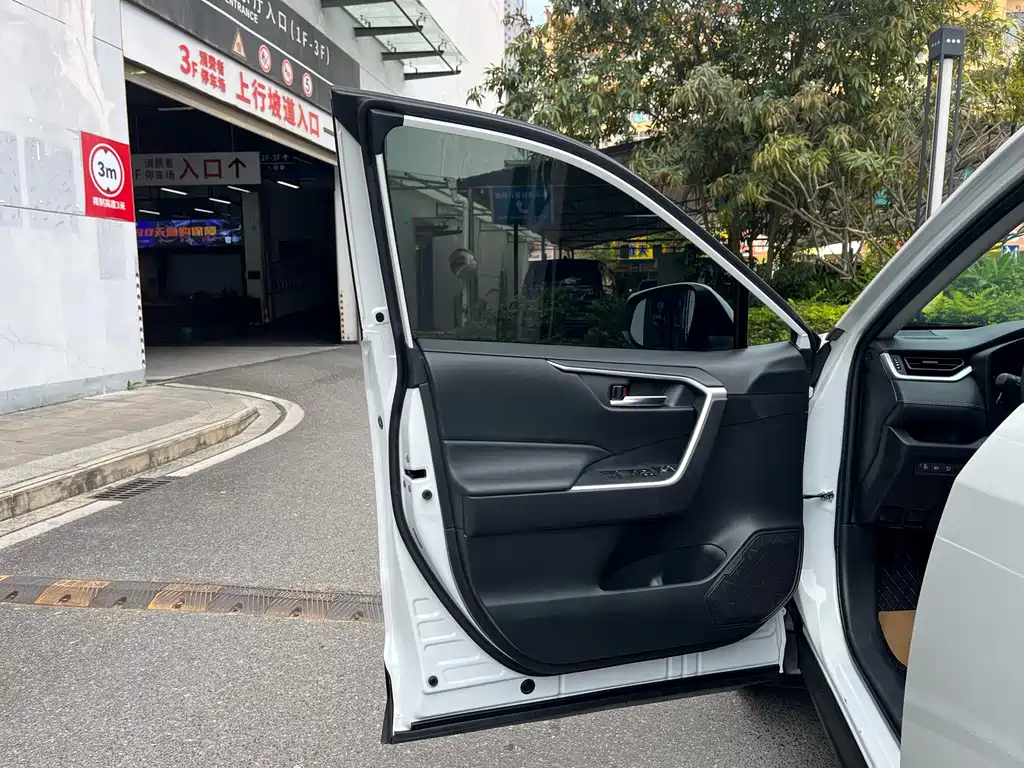 TOYOTA RAV4 RONGFANG