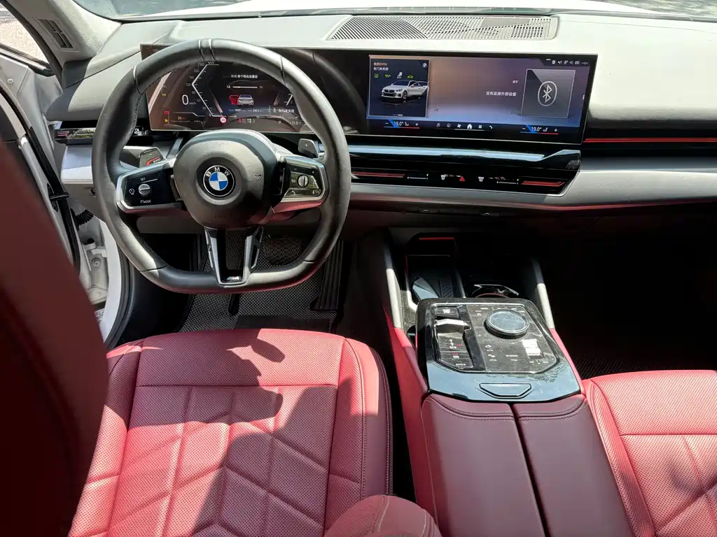 BMW 5 Series — миниатюра 13