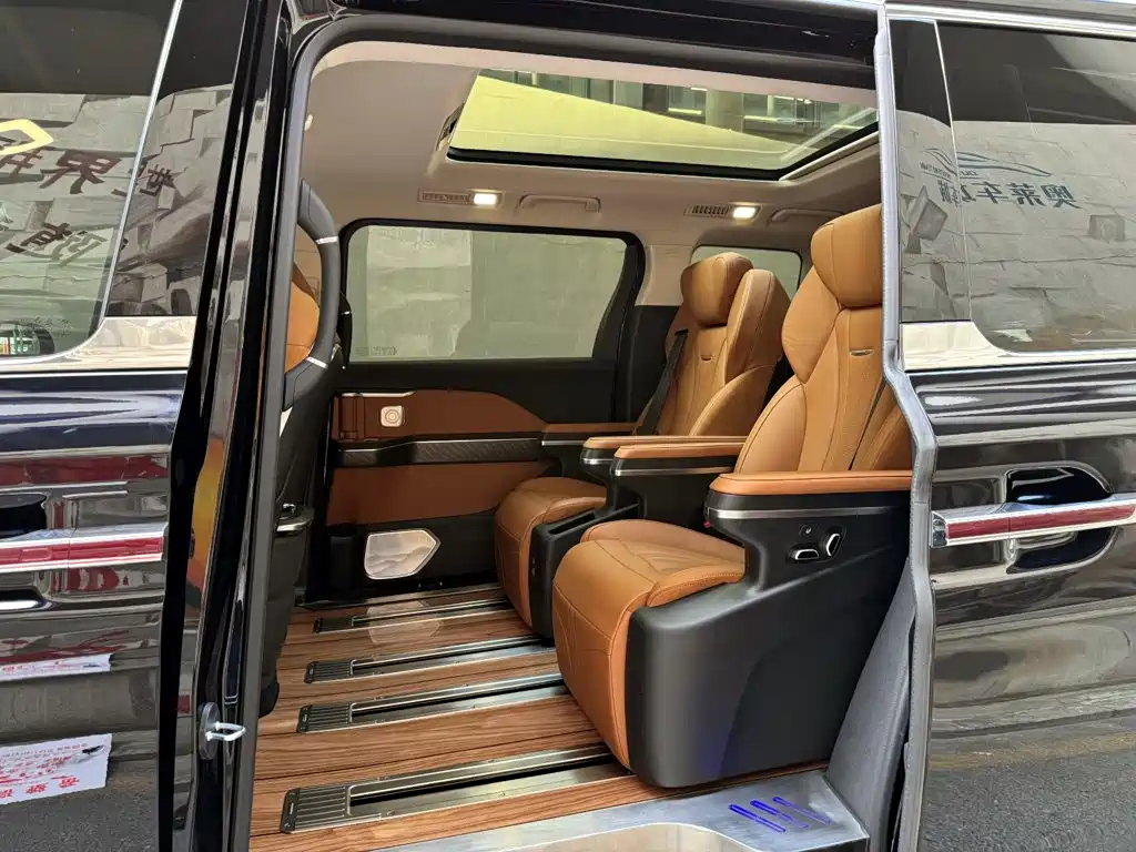 Hongqi Hongqi HQ9 — миниатюра 10