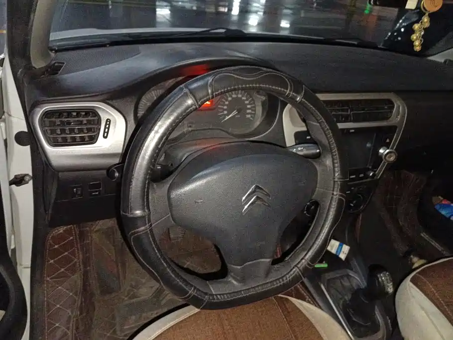 Citroen Elysee — миниатюра 12